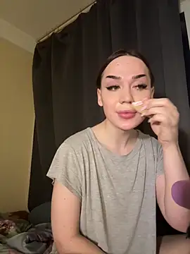 Snapshot of chups_girl chatting on 04.19.26 chups girl online show from 04.19.26