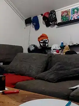 Snapshot of eltoulou chatting on 02.09.25 eltoulou online show from 02.09.25