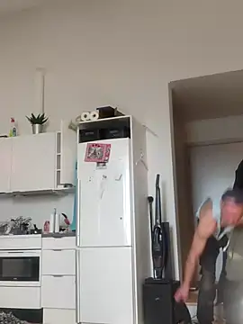 Snapshot of eltoulou chatting on 02.17.25 eltoulou online show from 02.17.25