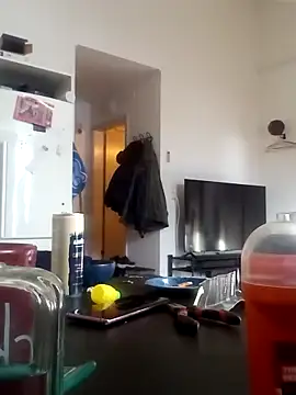 Snapshot of eltoulou chatting on 03.04.25 eltoulou online show from 03.04.25