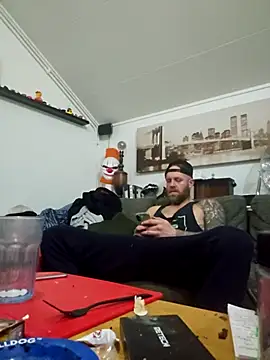 Snapshot of eltoulou chatting on 12.18.25 eltoulou online show from 12.18.25