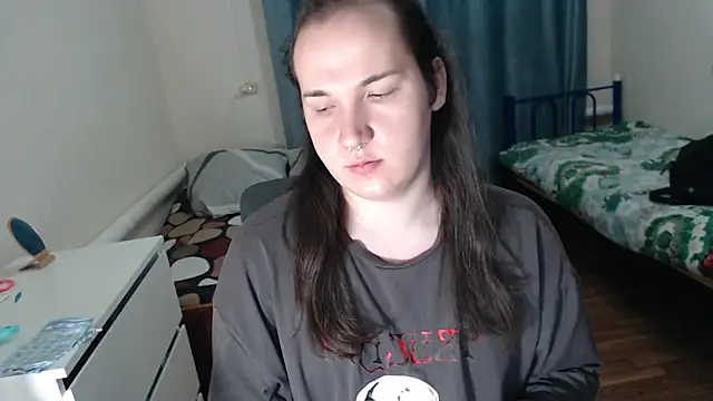 Snapshot of EvaMiron chatting on 12.15.25 EvaMiron online show from 12.15.25