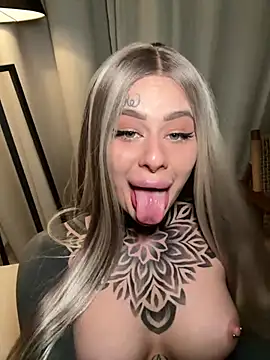 Snapshot of bambixboo chatting on 01.26.25 bambixboo online show from 01.26.25