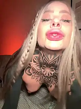 Snapshot of bambixboo chatting on 02.05.25 bambixboo online show from 02.05.25