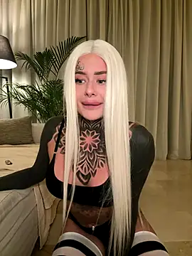 Snapshot of bambixboo chatting on 11.09.25 bambixboo online show from 11.09.25