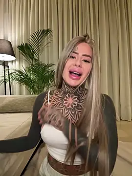 Snapshot of bambixboo chatting on 11.13.25 bambixboo online show from 11.13.25