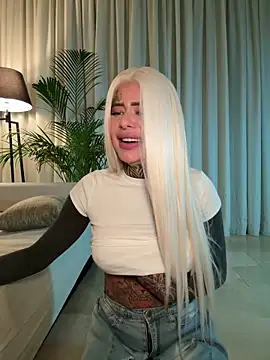 Snapshot of bambixboo chatting on 11.15.25 bambixboo online show from 11.15.25