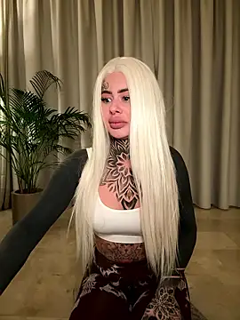 Snapshot of bambixboo chatting on 01.13.26 bambixboo online show from 01.13.26