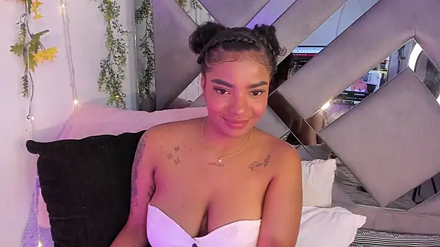 Snapshot of Iris_hott1 chatting on 03.16.25 Iris hott1 online show from 03.16.25