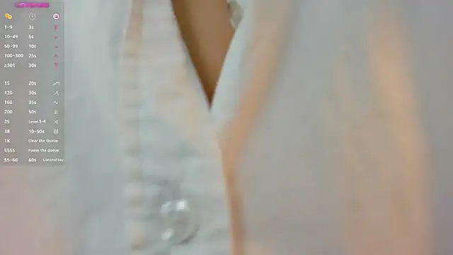 Snapshot of megan_cooper28 chatting on 12.15.24 megan cooper28 online show from 12.15.24