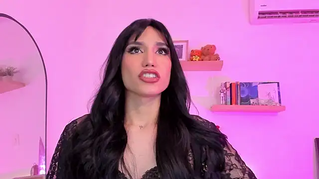 Snapshot of rose_saenz chatting on 12.15.24 rose saenz online show from 12.15.24