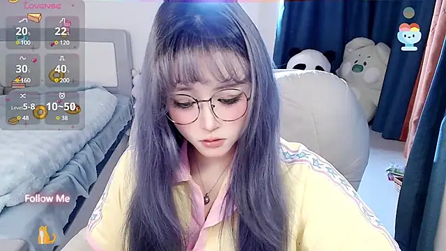 Snapshot of Sweet-18wanwan chatting on 02.17.25 Sweet-18wanwan online show from 02.17.25