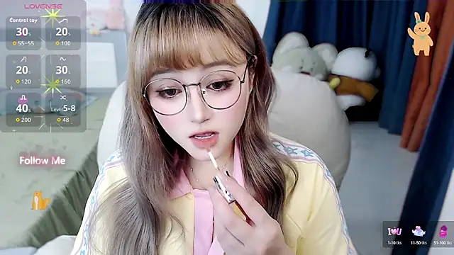 Snapshot of Sweet-18wanwan chatting on 09.10.25 Sweet-18wanwan online show from 09.10.25