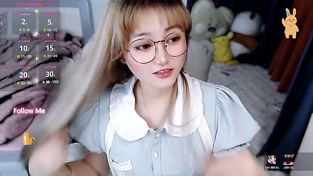 Snapshot of Sweet-18wanwan chatting on 10.28.25 Sweet-18wanwan online show from 10.28.25