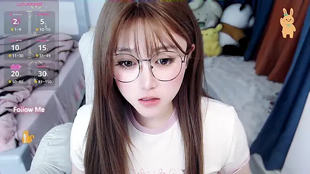 Snapshot of Sweet-18wanwan chatting on 11.24.25 Sweet-18wanwan online show from 11.24.25