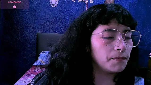 NinaYellow online show from 09.12.25