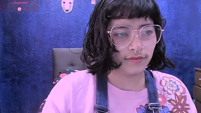 NinaYellow online show from 11.06.25