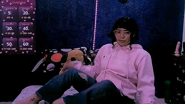 NinaYellow online show from 05.19.26