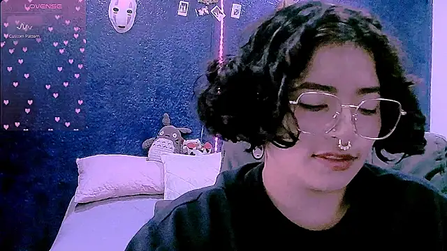 NinaYellow online show from 08.04.26