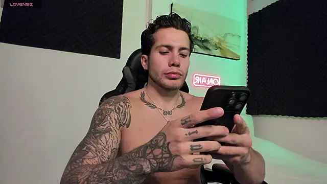 Snapshot of LucianSinclair chatting on 03.11.26 LucianSinclair online show from 03.11.26