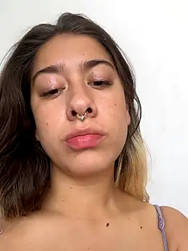 Snapshot of Enyeld_ruru chatting on 12.01.25 Enyeld ruru online show from 12.01.25