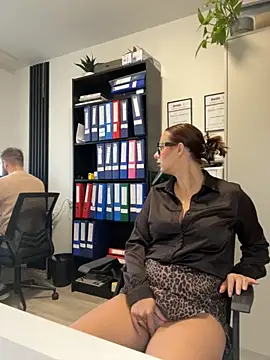 Hii Lolla online show from 09.18.25