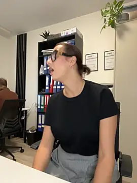 Hii Lolla online show from 10.01.25