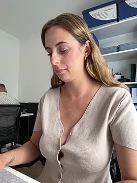 Hii Lolla online show from 05.11.26