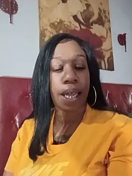 Snapshot of TipdrilBossQueen chatting on 06.18.26 TipdrilBossQueen online show from 06.18.26