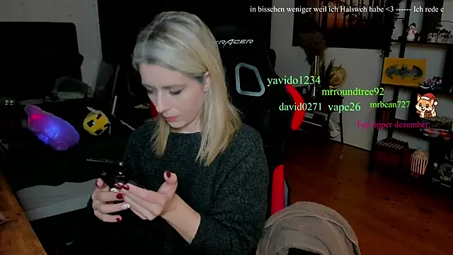 Lisaonthemoon online show from 12.14.25