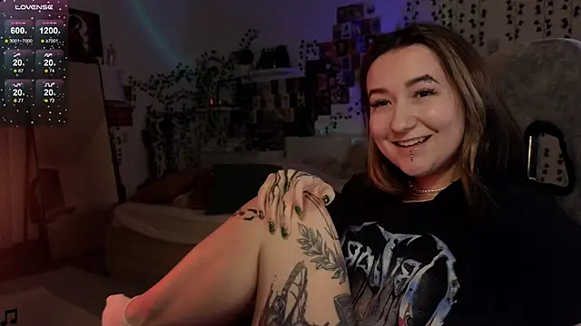Snapshot of Megan__Hart chatting on 01.29.25 Megan  Hart online show from 01.29.25