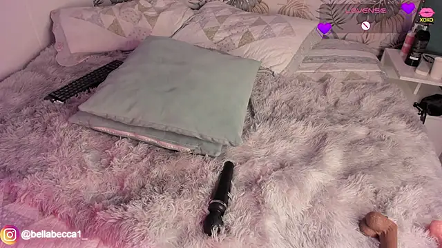 Snapshot of bellaa_becca chatting on 01.10.25 bellaa becca online show from 01.10.25