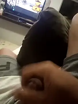 Snapshot of dredre1069 chatting on 02.14.25 dredre1069 online show from 02.14.25