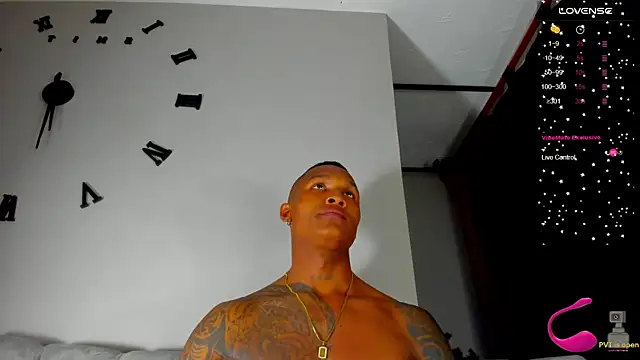 Snapshot of esteveen_ortegas_ chatting on 01.10.25 esteveen ortegas online show from 01.10.25