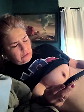 Snapshot of TexaSMESS_37 chatting on 11.25.25 TexaSMESS 37 online show from 11.25.25