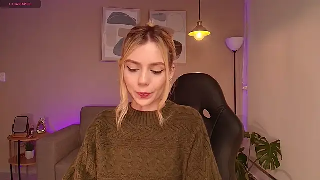 Snapshot of MirandaShaw chatting on 02.09.25 MirandaShaw online show from 02.09.25