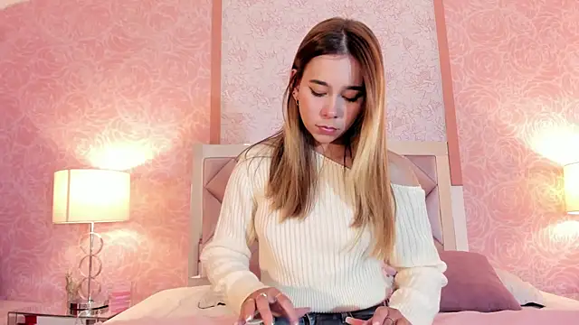 Lezy  online show from 11.12.25