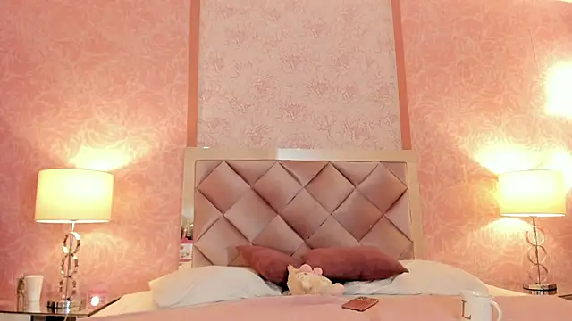 Lezy  online show from 11.19.25