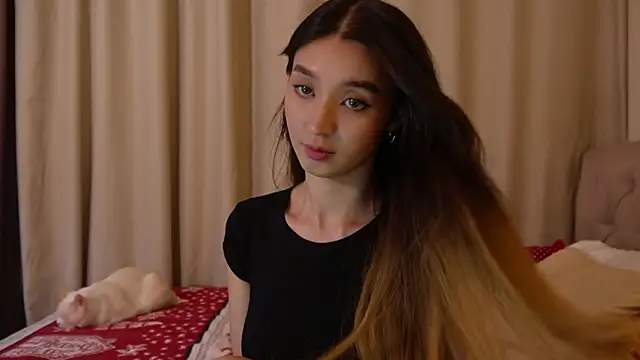 Sarasuo1 online show from 12.18.24