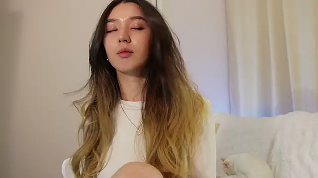 Sarasuo1 online show from 01.22.25