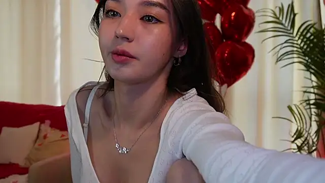 Sarasuo1 online show from 02.15.25