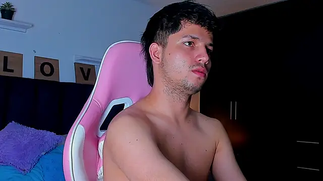 Issac james  online show from 12.16.25