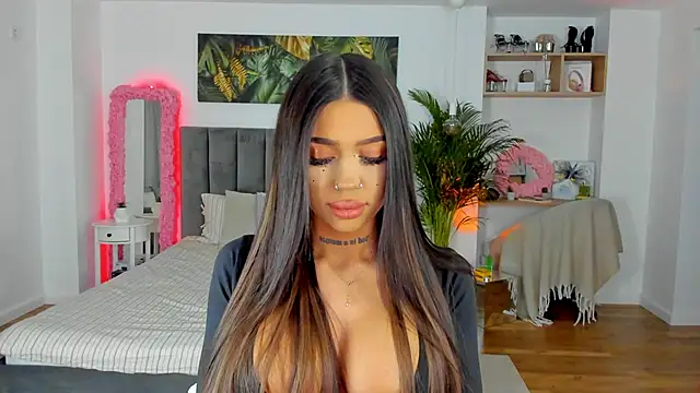 Snapshot of Fancy_Jenn chatting on 01.25.25 Fancy Jenn online show from 01.25.25