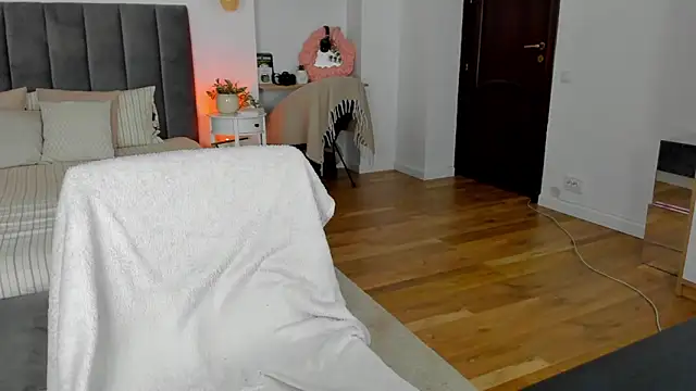 Snapshot of Fancy_Jenn chatting on 10.24.25 Fancy Jenn online show from 10.24.25