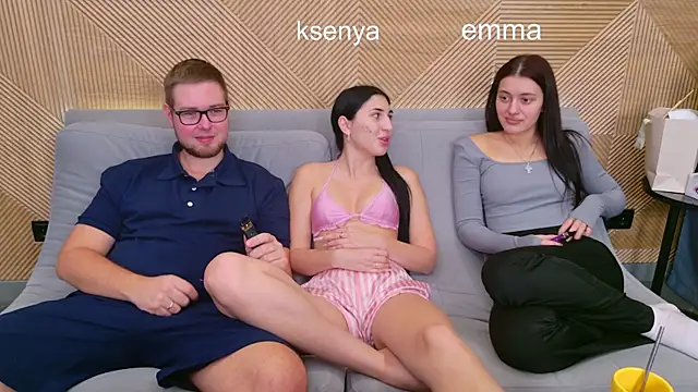 Snapshot of Ksenny chatting on 11.14.25 Ksenny online show from 11.14.25