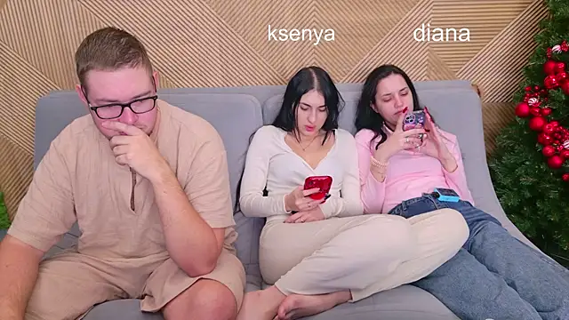 Snapshot of Ksenny chatting on 12.21.25 Ksenny online show from 12.21.25