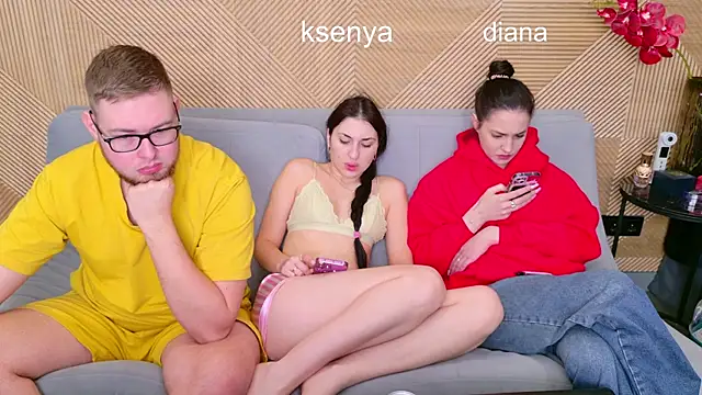 Snapshot of Ksenny chatting on 03.26.26 Ksenny online show from 03.26.26