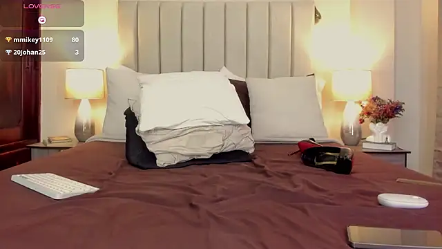 Snapshot of romina-brunette chatting on 03.10.26 romina-brunette online show from 03.10.26