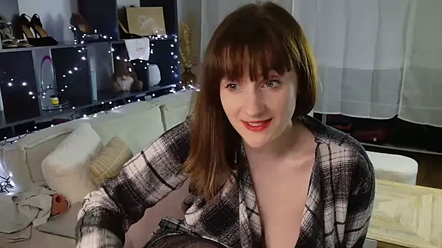 Snapshot of victoirenextdoor chatting on 02.01.26 victoirenextdoor online show from 02.01.26