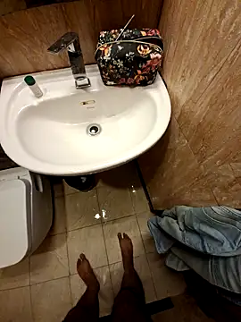 Snapshot of Exhibitionist1508 chatting on 11.15.25 Exhibitionist1508 online show from 11.15.25